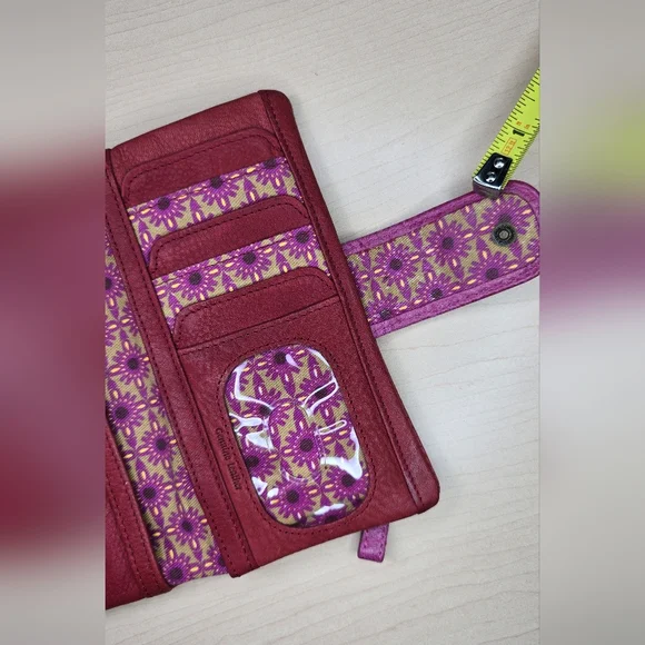 Fossil Rose Appliqué Leather Bi-Fold Wallet in Burgundy Pink - Picture 9 of 12